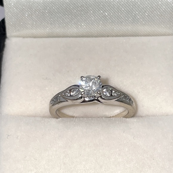 Solid 14K White Gold Natural Round Cut Diamond Solitaire Engagement Vintage Ring - Picture 3 of 17